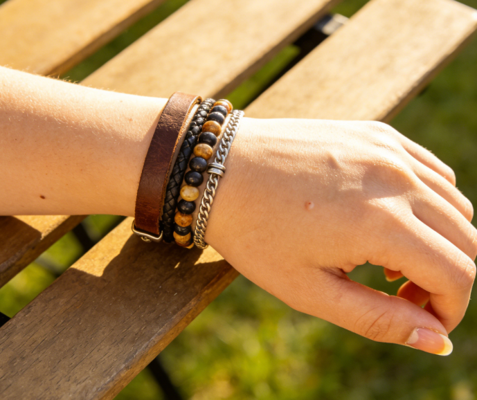 Comparison of full 108-bead mala necklace and smaller 18-bead wrist mala bracelet